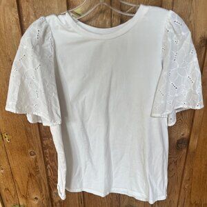 White Short Sleeve Knit Top - Size LARGE